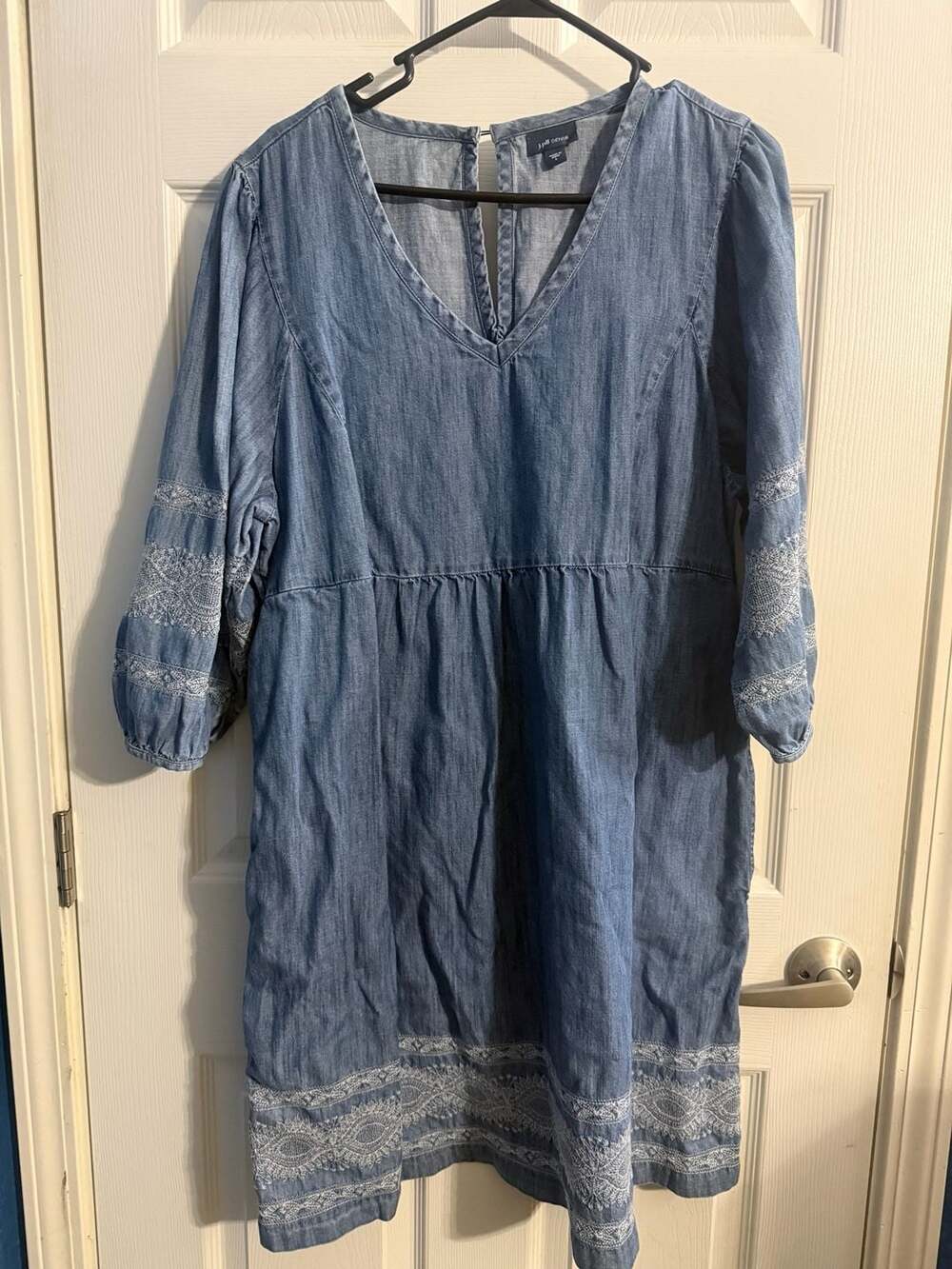 J. Jill Denim Embroidered Dress V-Neck 3/4 Sleeve Size L